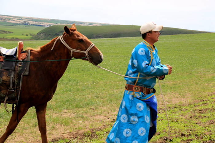 呼伦贝尔草原上的蒙古族